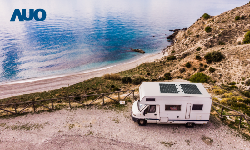 「可撓輕量化太陽光電板SunCurva」使用輕量特殊耐候型複合板取代傳統太陽能板的玻璃前板，不僅降低70%重量，每米平方僅3Kg；具有抗衝擊性能及通過電磁相容性測試，可應用於交通運輸工具，如露營車、遊艇等